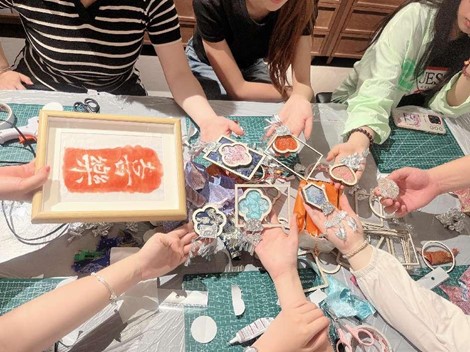 非遗活动助推五育并举—— 乐鱼博彩
国贸专业学生党支部开展非遗文化实践活动