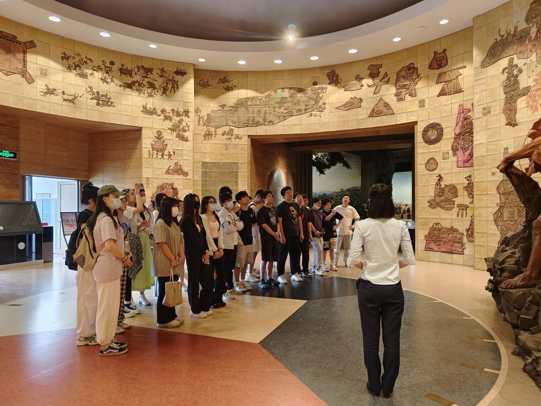 耕读教育|乐鱼博彩
开创特色课程《农耕文明与现代农业》